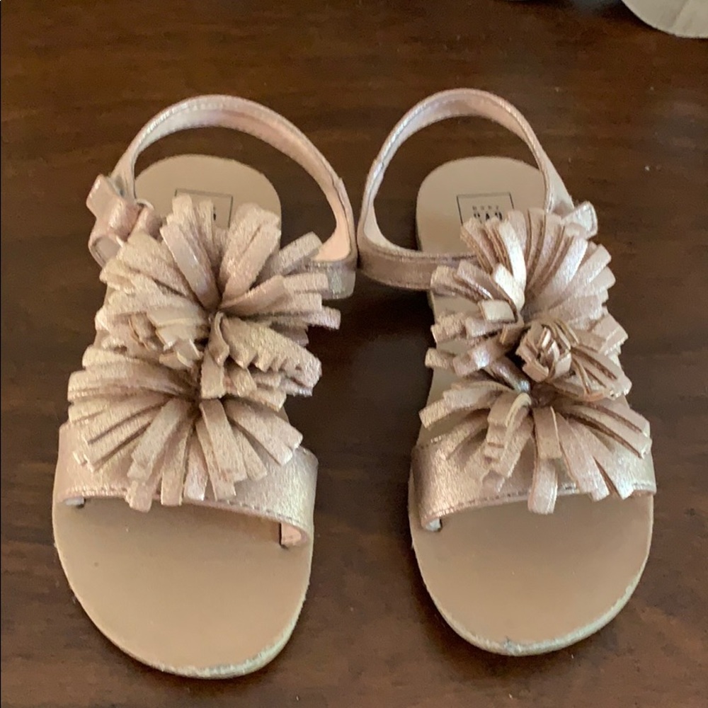 Toddler size 10 preloved gap sandals